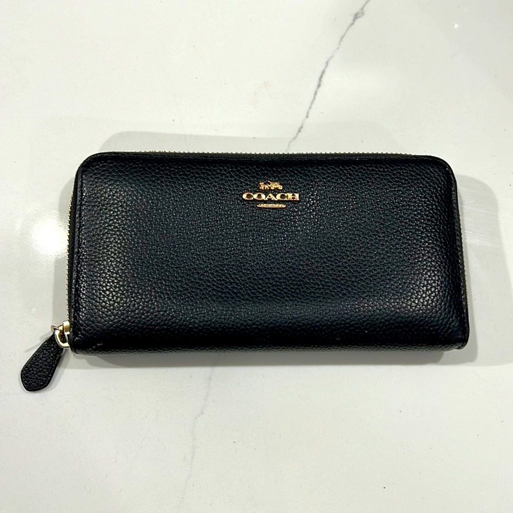 Coach Accordion Zip Wallet - Black. Gently Used!